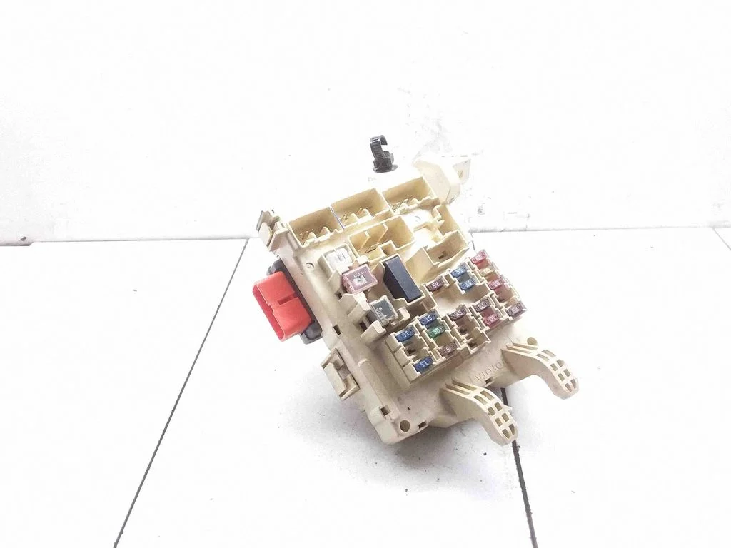 Fuse module – Toyota Corolla E100 (1991-1995)