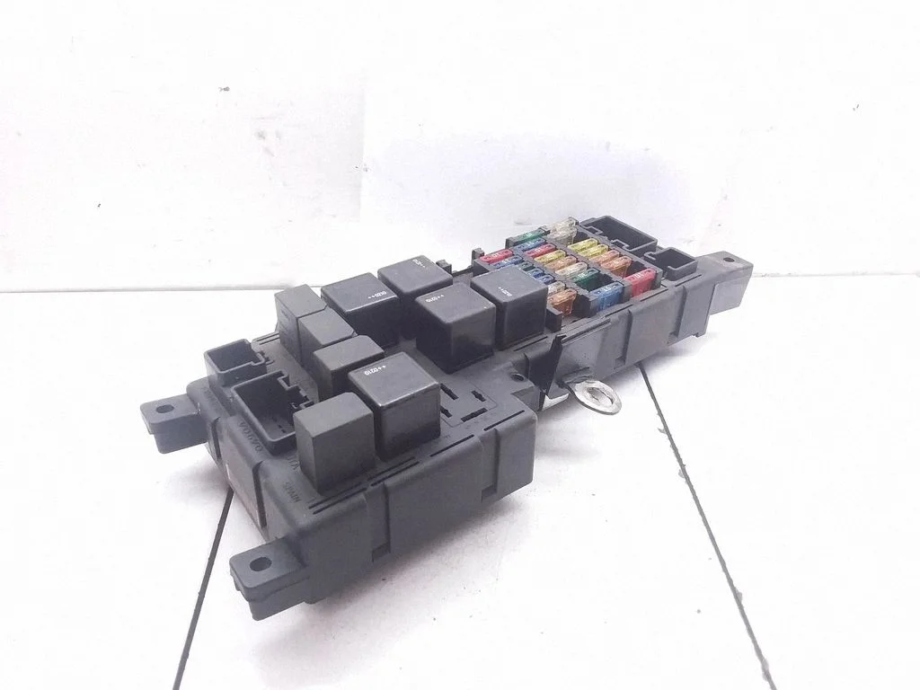 Drošinātāju bloks 8637841