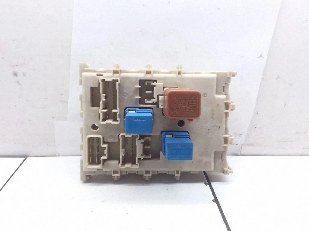 Fuse module – Nissan Almera N16 (2000-2010)