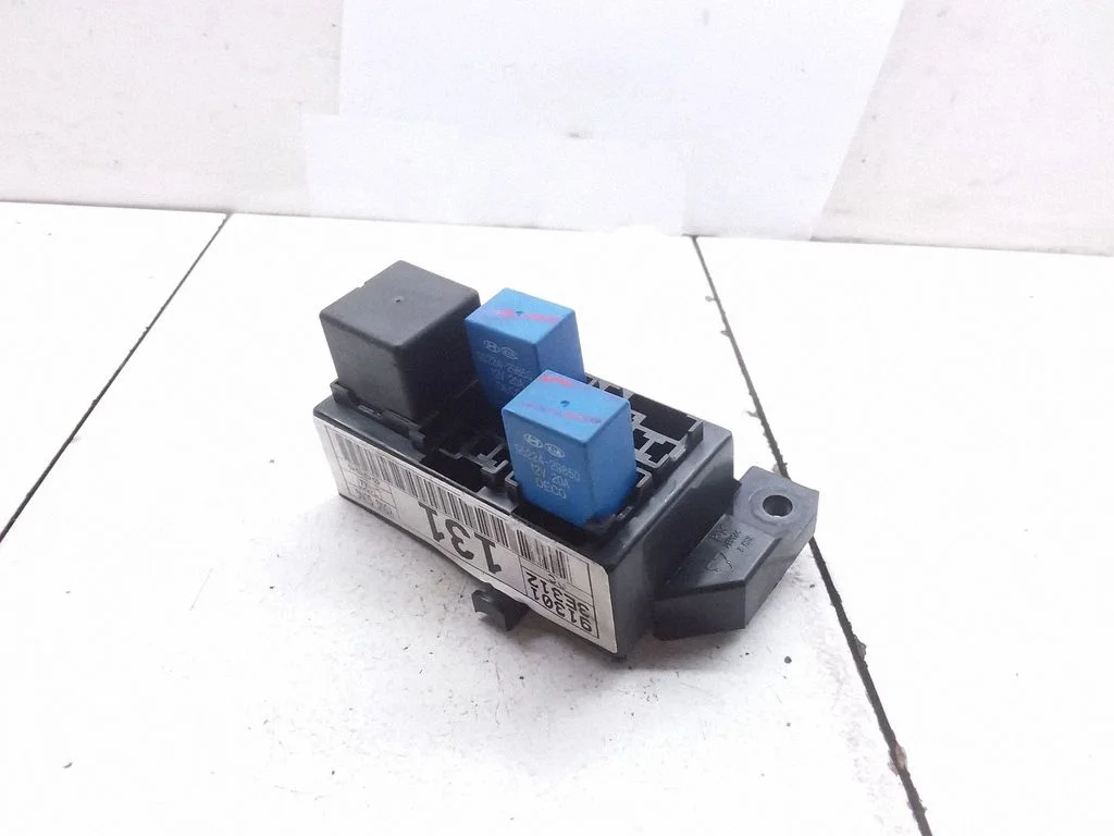 Fuse module – KIA Sorento (2002-2009)