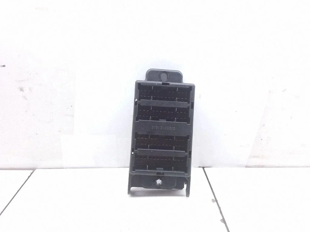 Fuse module – KIA Sorento (2002-2009)