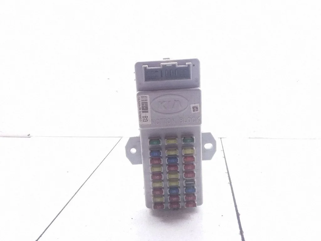Fuse module – KIA Sorento (2002-2009)