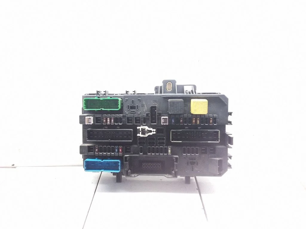 Fuse module – Opel Astra H (2004-2012)