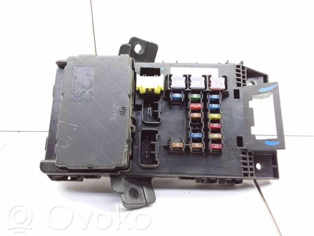 Kaitsmeplokk – Toyota Avensis Verso (2001-2009)