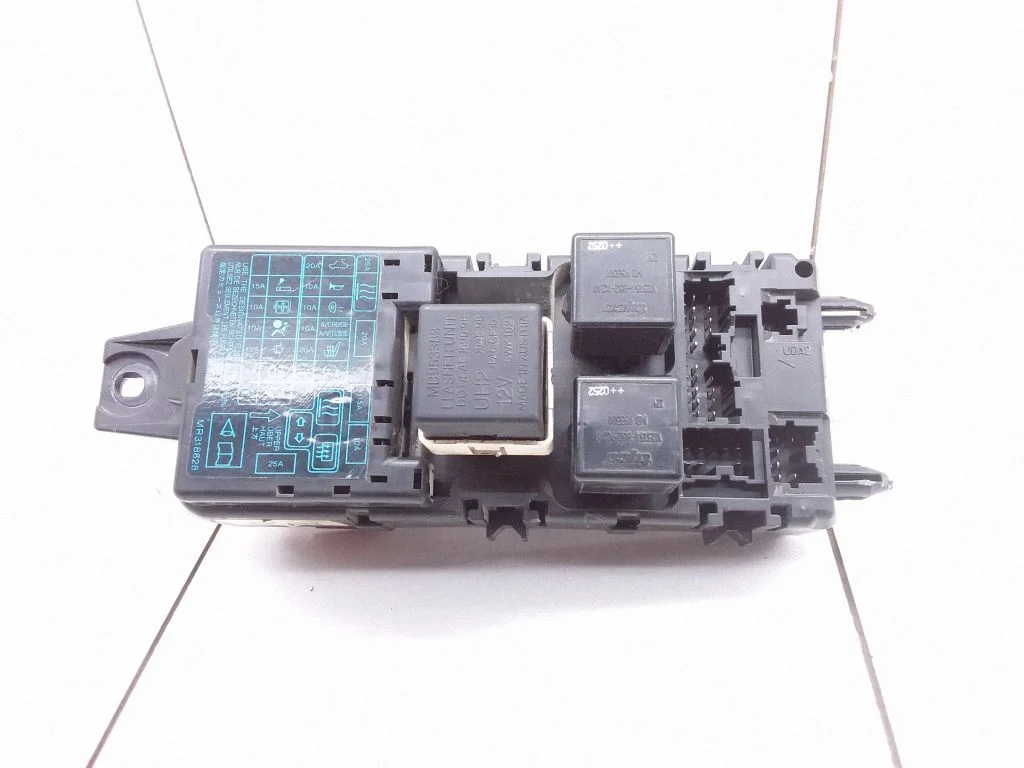 Drošinātāju bloks MB953355