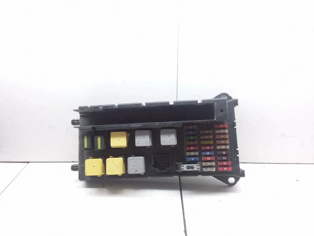 Fuse module – Volkswagen Crafter (2006-2016)