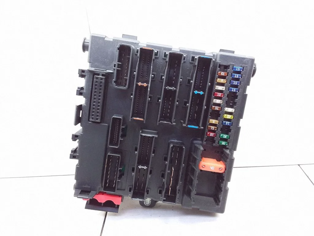 Drošinātāju bloks 13170888