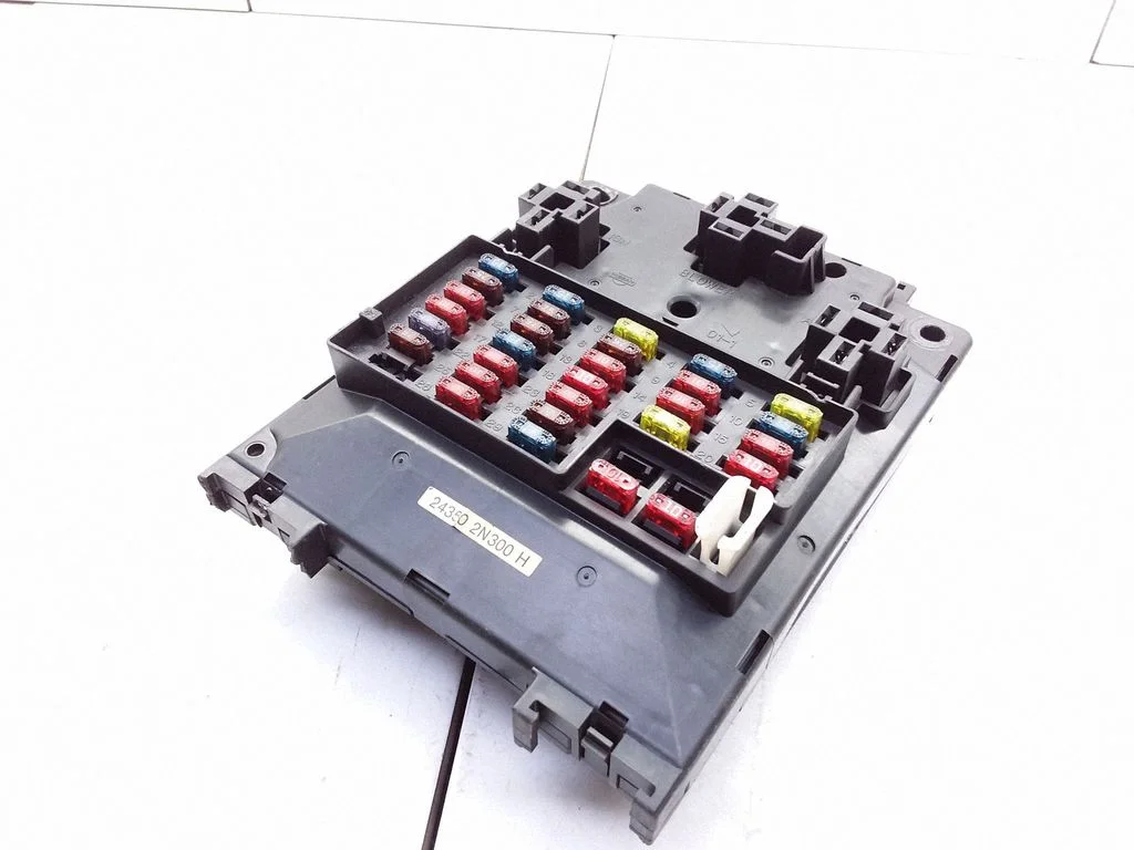 Drošinātāju bloks 243502N300H