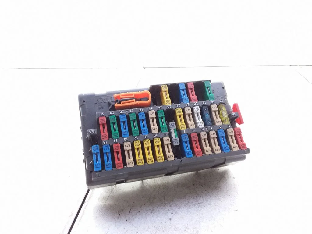 Drošinātāju bloks 9568205480