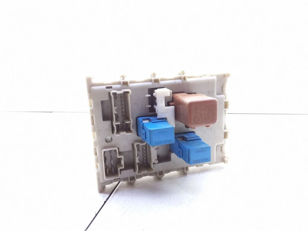 Fuse module 24350BU200