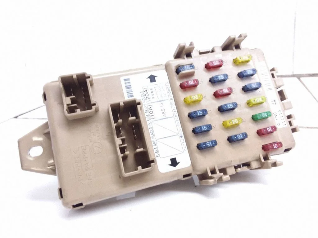 Fuse module – Subaru Impreza II (2001-2002)