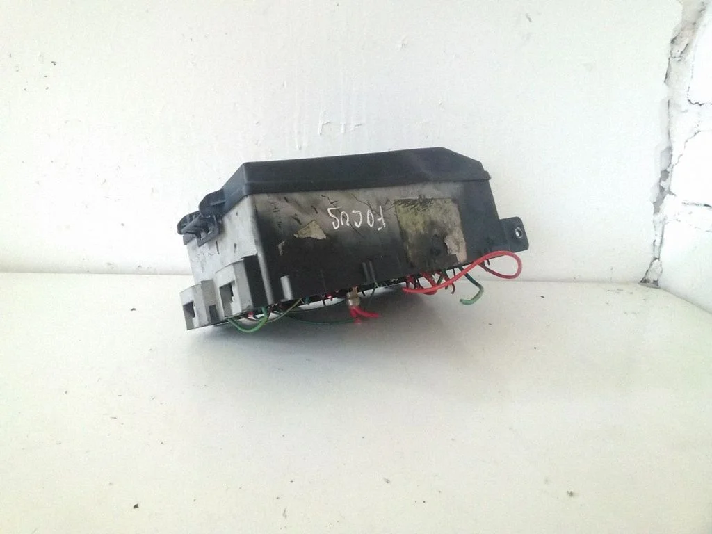 Moduł bezpieczników 2M5T14A067BB