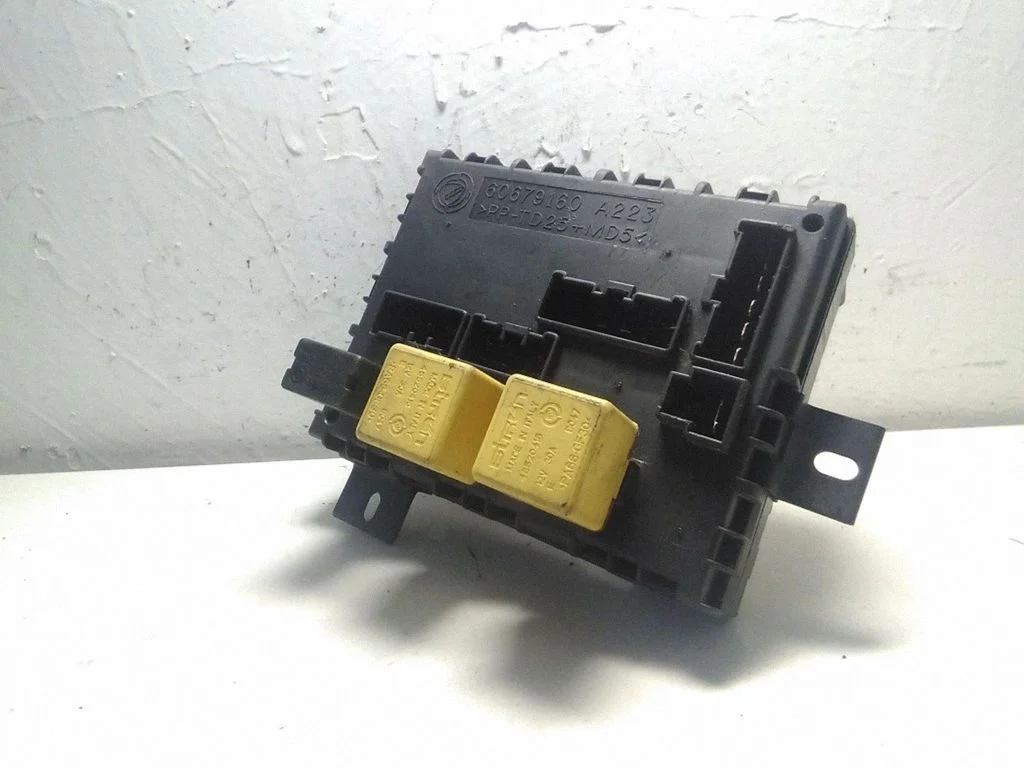 Drošinātāju bloks 60679160
