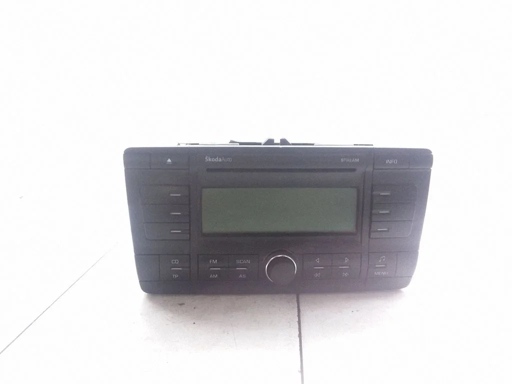 Raadio / CD/DVD-mängija / navigatsioon – Skoda Octavia Mk2 (1Z) (2004-2013)