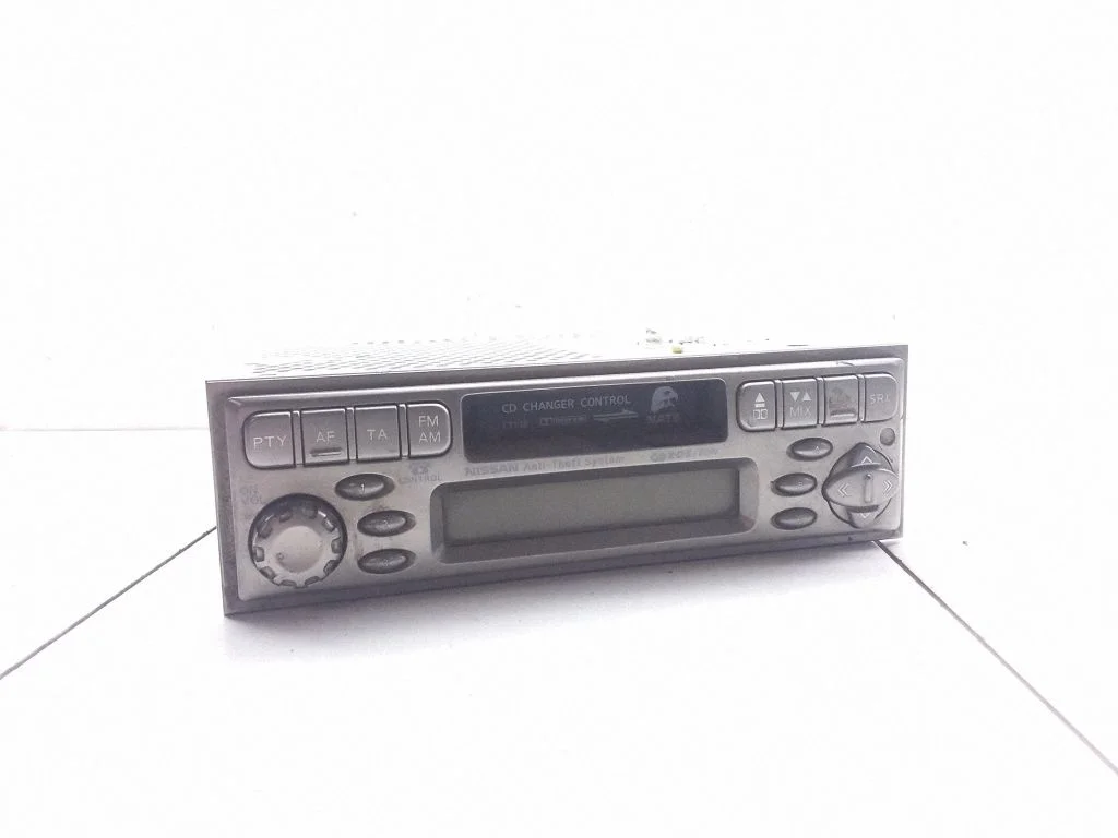 Radio/CD/DVD atskaņotājs/navigācija – Nissan X-Trail T30 (2001-2007)