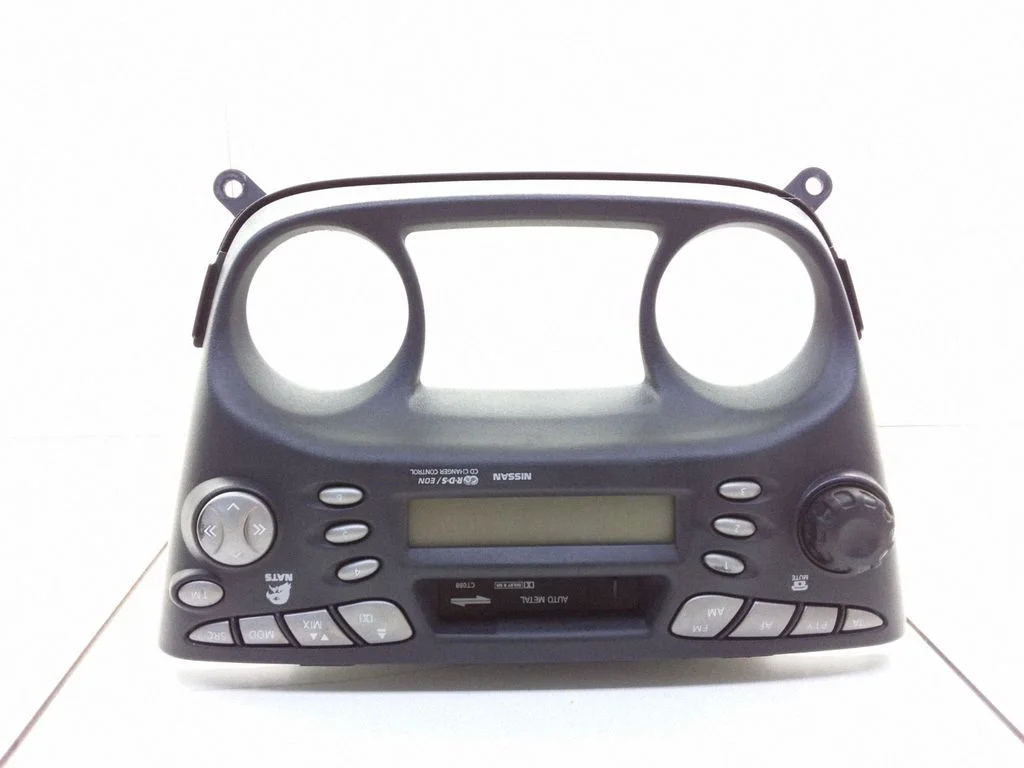 Raadio / CD/DVD-mängija / navigatsioon – Nissan Almera N16 (2000-2010)