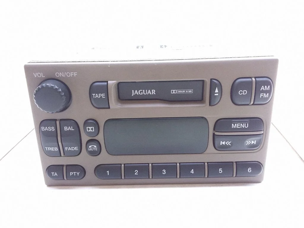 Radio/CD/DVD atskaņotājs/navigācija XR8F18K876BHAEK
