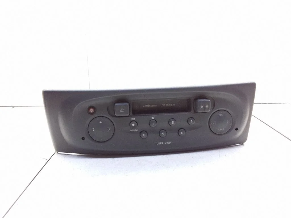 Radio, odtwarzacz CD/DVD, nawigacja – Renault Scenic I (1996-2003)