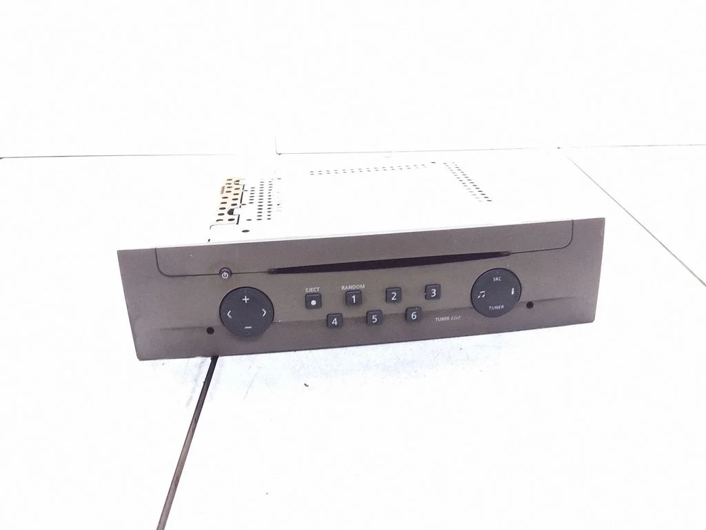 Radio/CD/DVD/GPS head unit 8200059894TF255