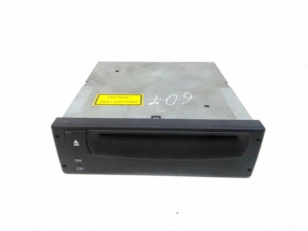 Radio/CD/DVD/GPS head unit 5WK76018K