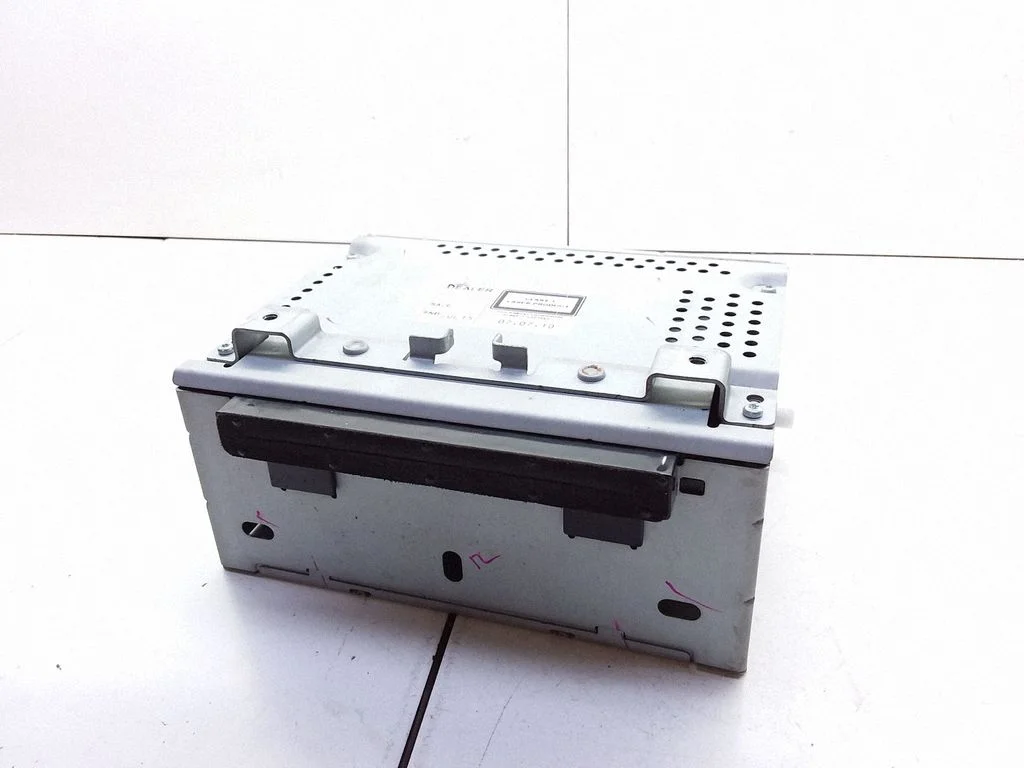 Radio/CD/DVD/GPS head unit – Ford Fiesta (2009-2012)