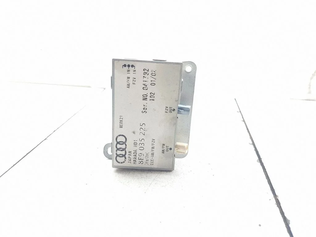 Antenni võimendi 8E9035225