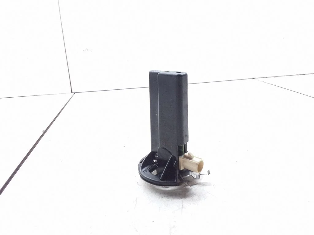 Aerial antenna amplifier – Mercedes-Benz CLS-Class C218 X218 (2011-2017)