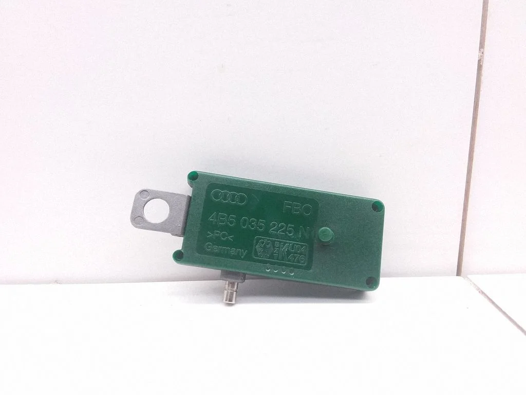 Aerial antenna amplifier – Audi A6 Allroad C5 (1999-2005)