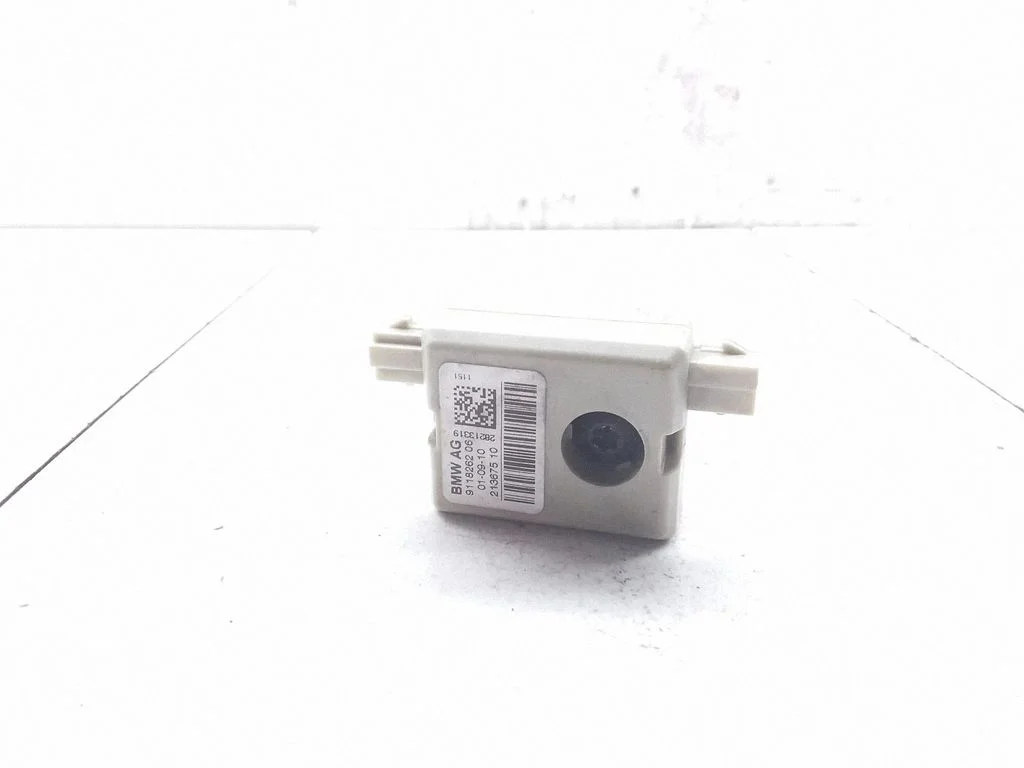 Aerial antenna amplifier – BMW 5 Series F10 F11 (2009-2016)