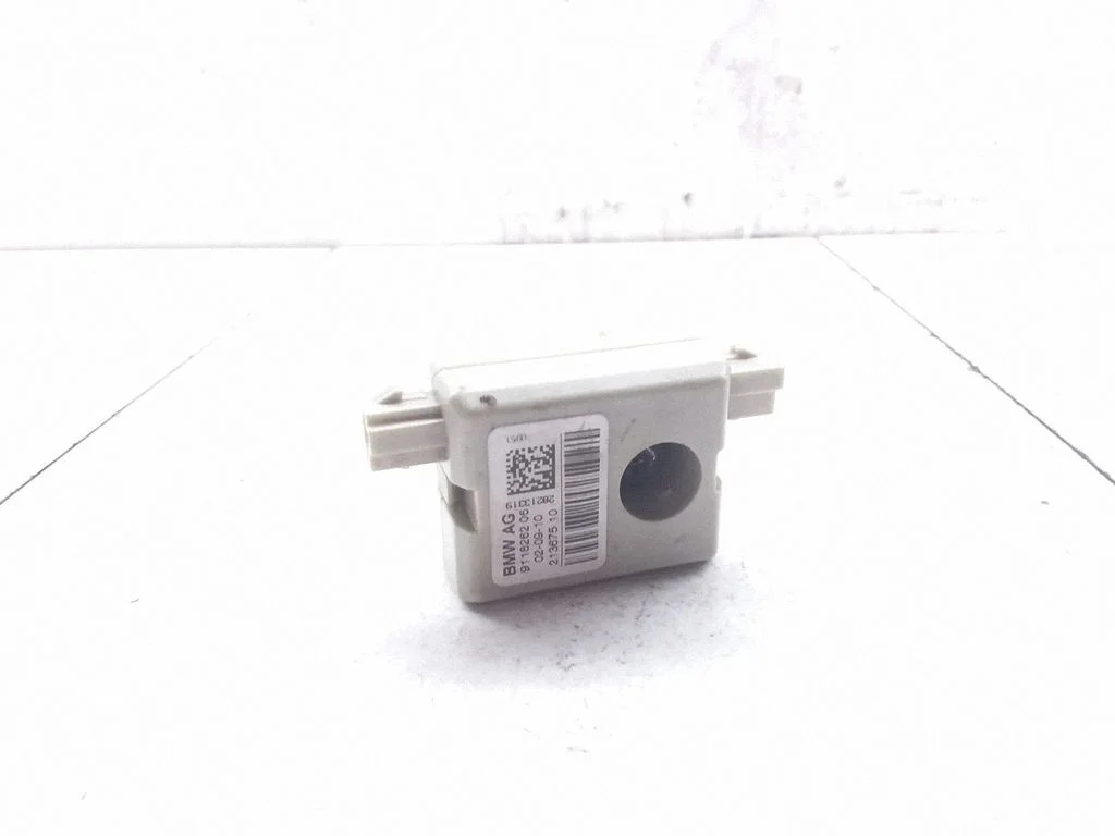 Aerial antenna amplifier – BMW 5 Series F10 F11 (2009-2016)