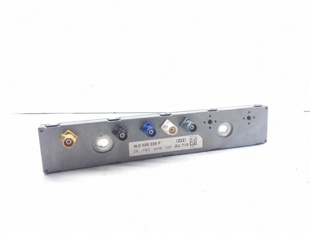 Wzmacniacz antenowy 4L0035225F