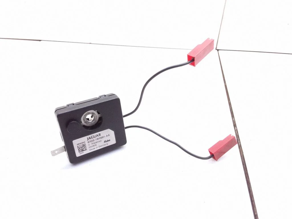 Aerial antenna amplifier 8X2318K891AA