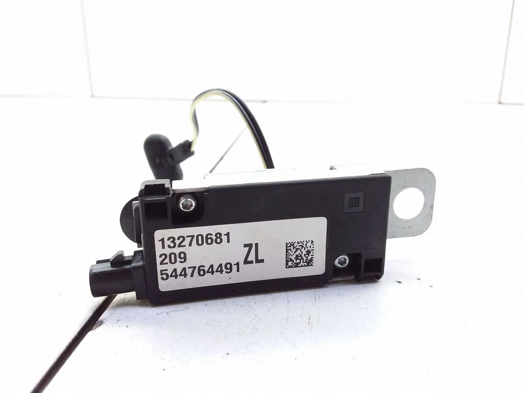 Wzmacniacz antenowy 13270681