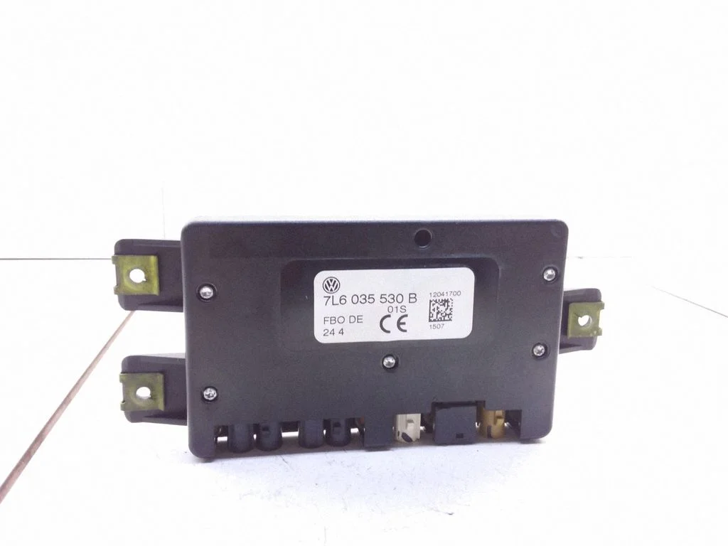 Aerial antenna amplifier – Volkswagen Touareg I (2002-2010)
