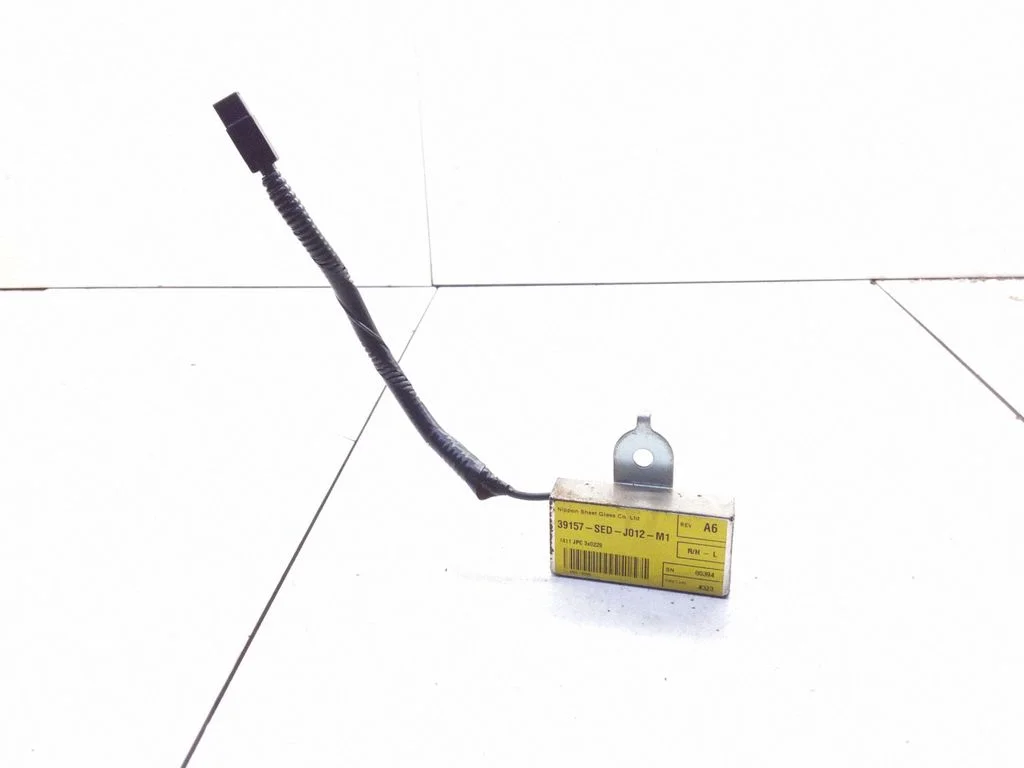 Aerial antenna amplifier – Honda Accord (2003-2007)