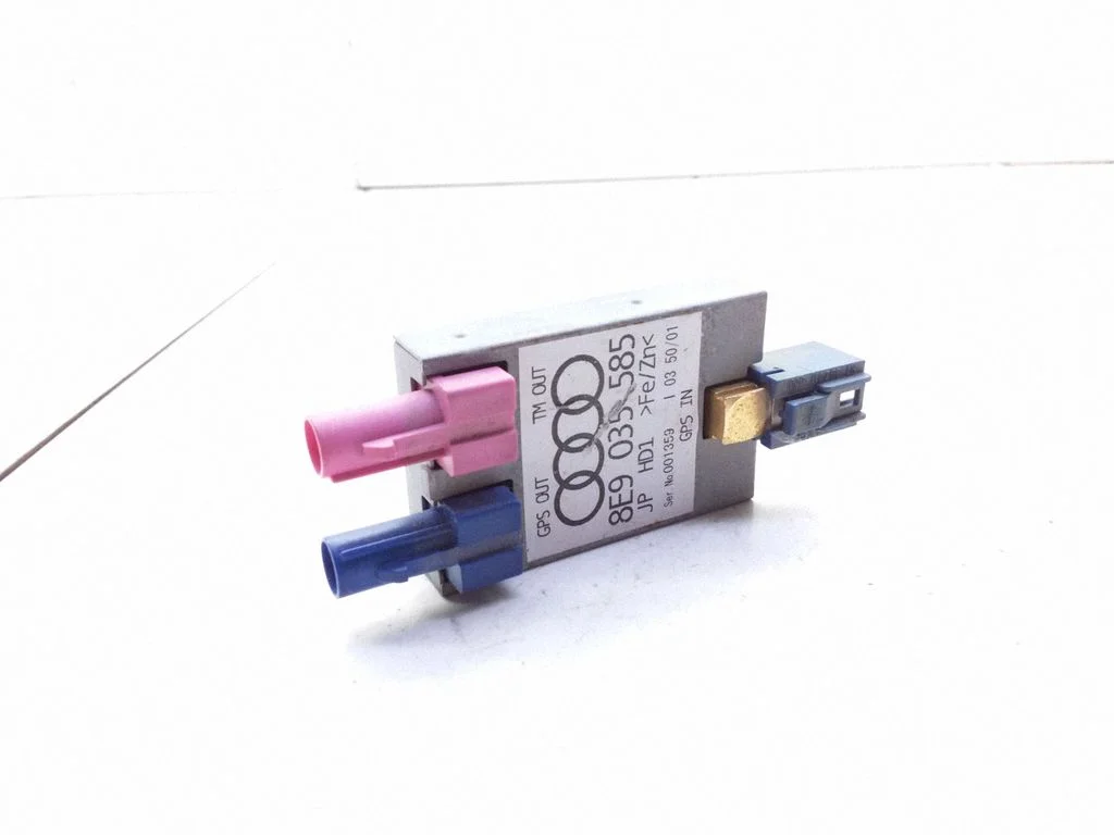 Antenas pastiprinātājs – Audi A4 S4 B6 8E 8H (2001-2005)