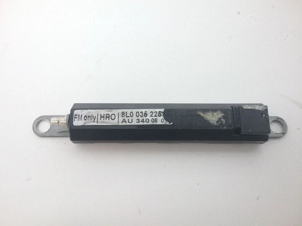 Wzmacniacz antenowy 8L0035225F
