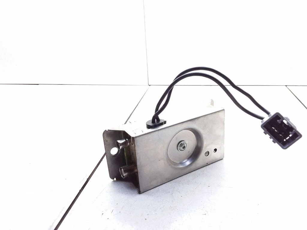 Antenas pastiprinātājs XR8F18K891BD