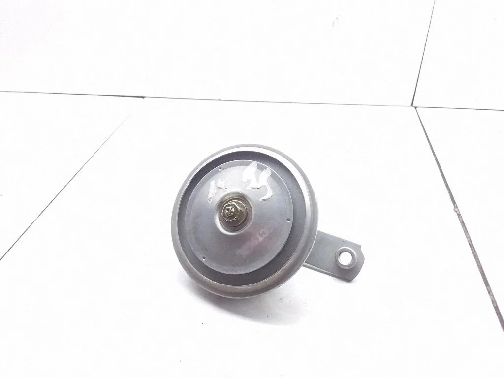 Horn signal – Audi A4 S4 B5 8D (1994-1999)
