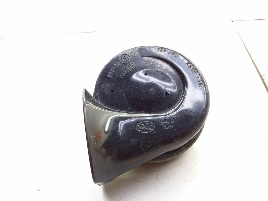 Horn signal – Mercedes-Benz E-Class W210 (1995-2002)