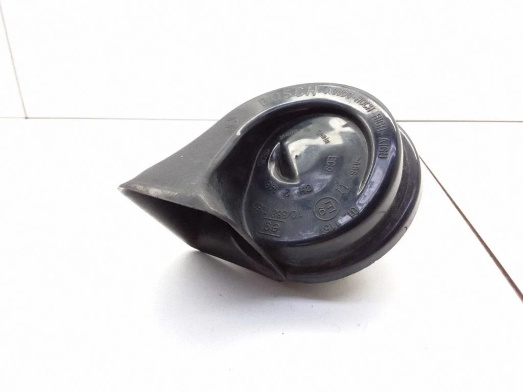 Horn signal – Nissan Primera (2000-2001)
