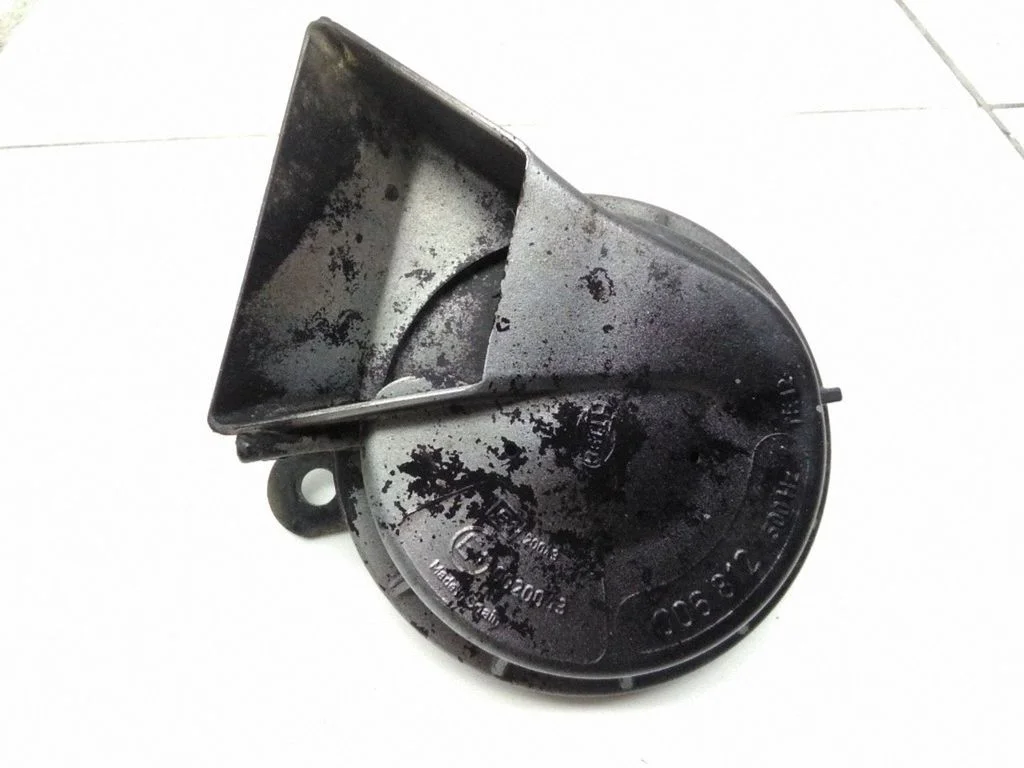 Horn signal – Mercedes-Benz E-Class W210 (1995-2002)