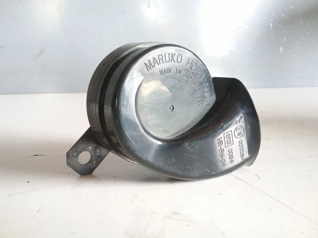 Horn signal – Subaru Legacy (2004-2006)