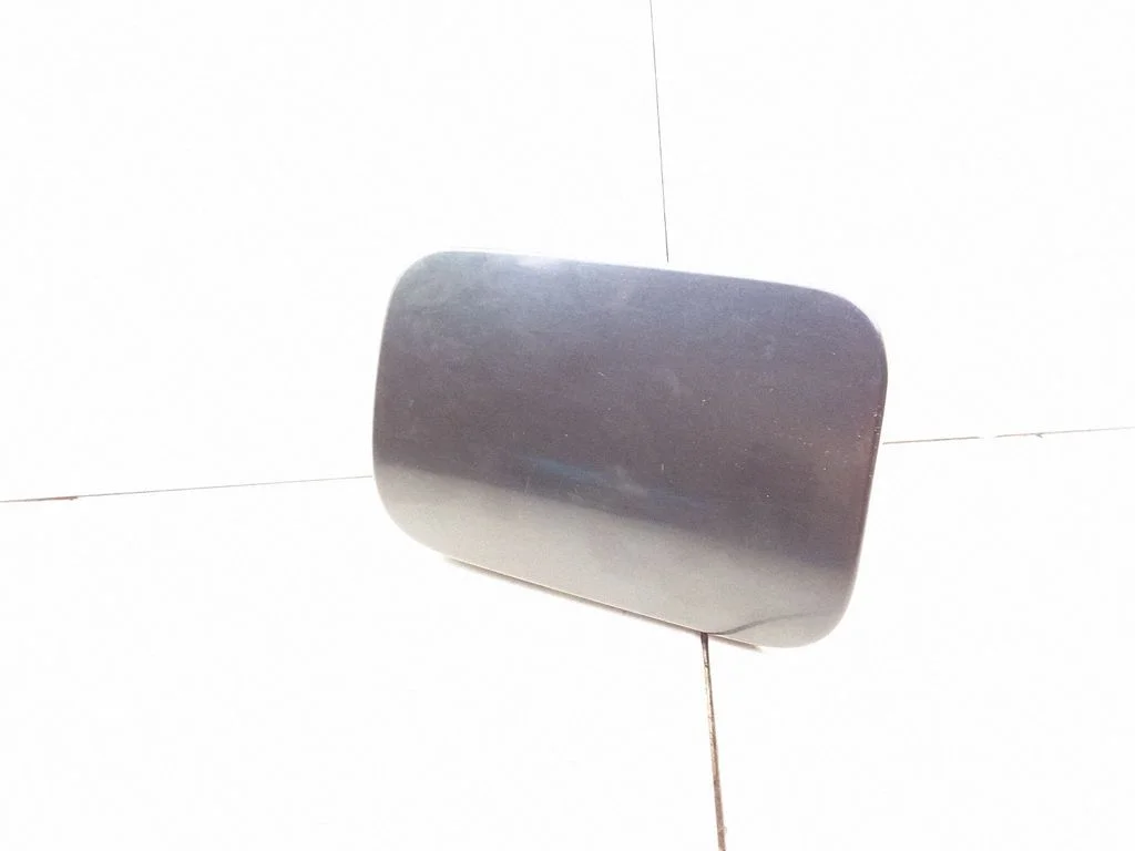 Fuel tank cap trim – Mercedes-Benz E-Class W210 (1995-2002)