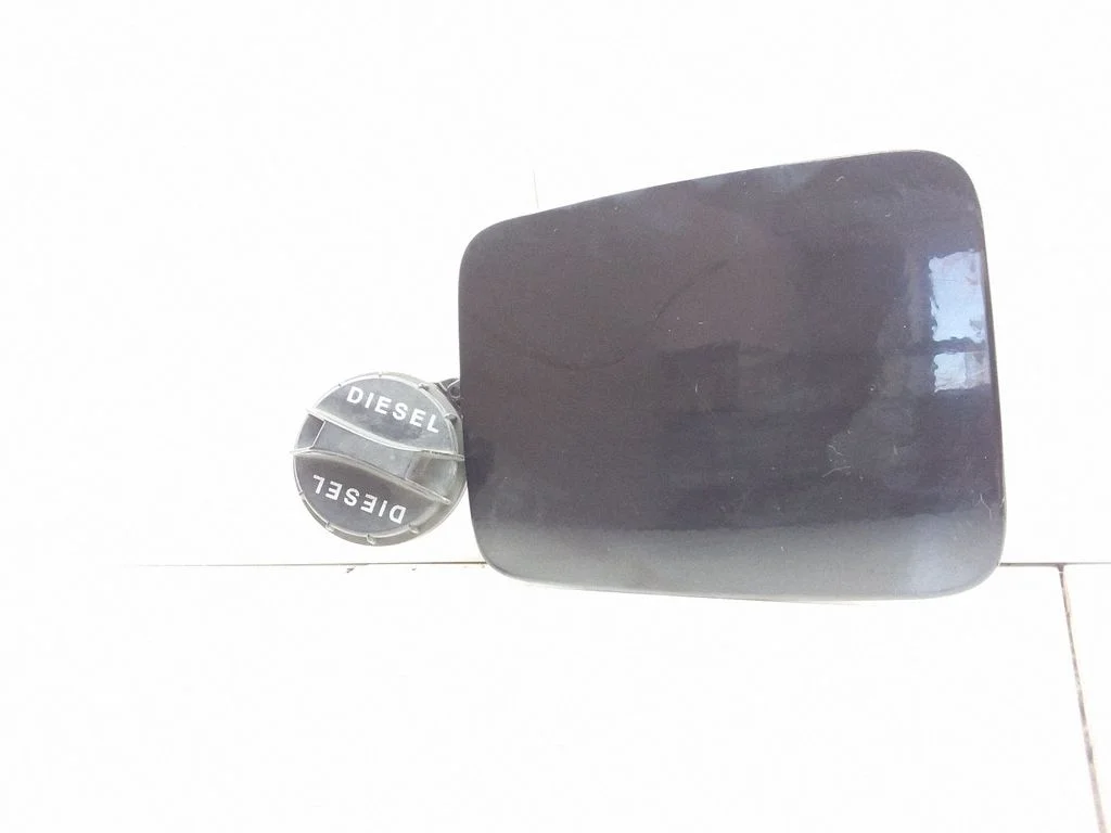 Fuel tank cap trim – KIA Sorento (2002-2009)