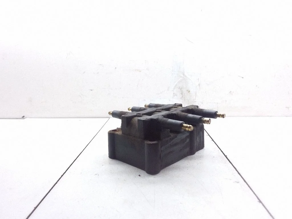 High voltage ignition coil