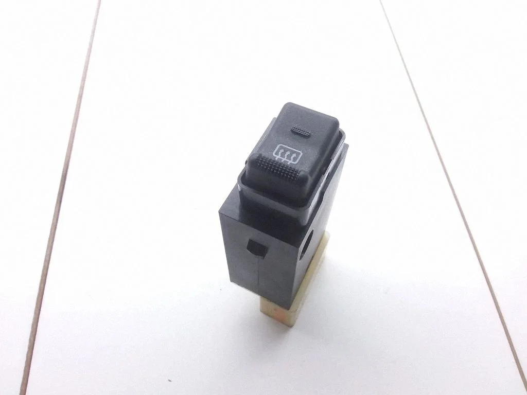 Windscreen/window heater switch 04671670AB