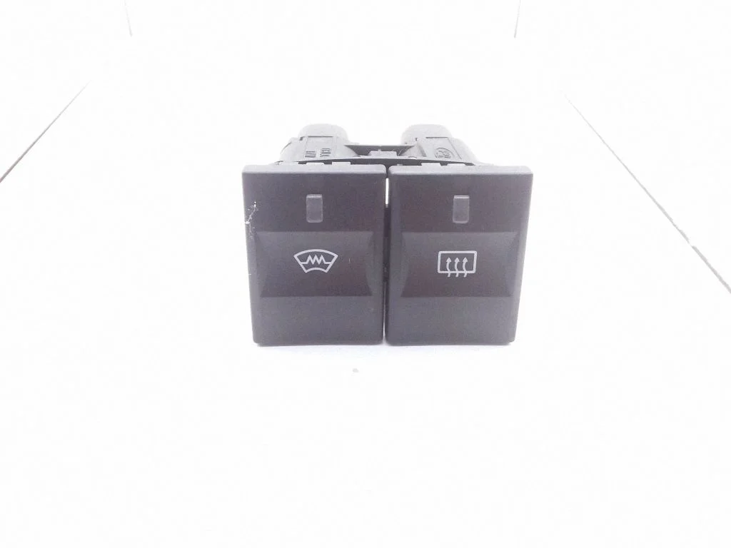 Windscreen/window heater switch – Ford Mondeo Mk III (2000-2007)