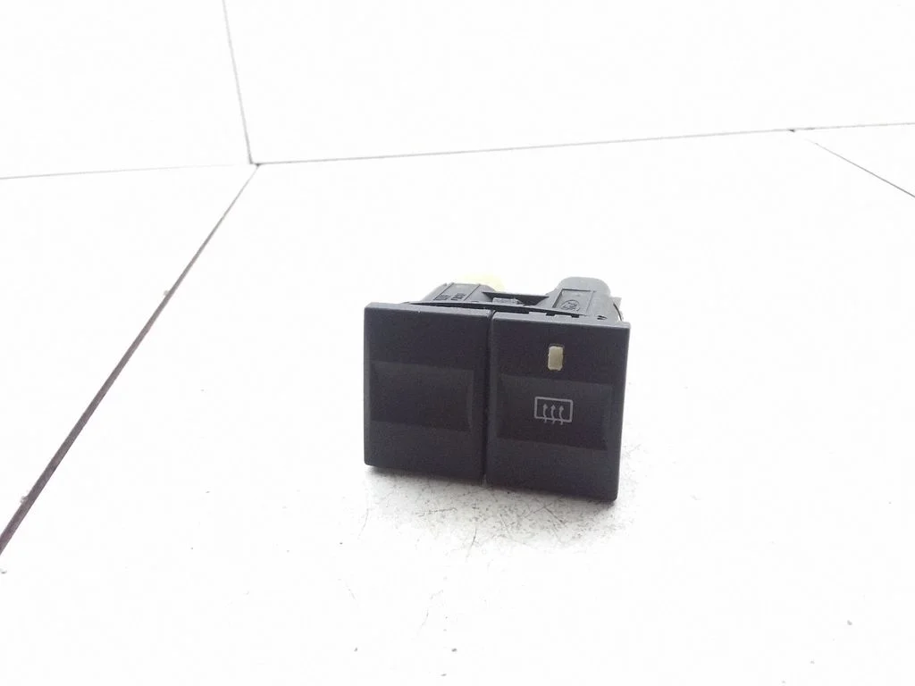 Windscreen/window heater switch – Ford Mondeo Mk III (2000-2007)