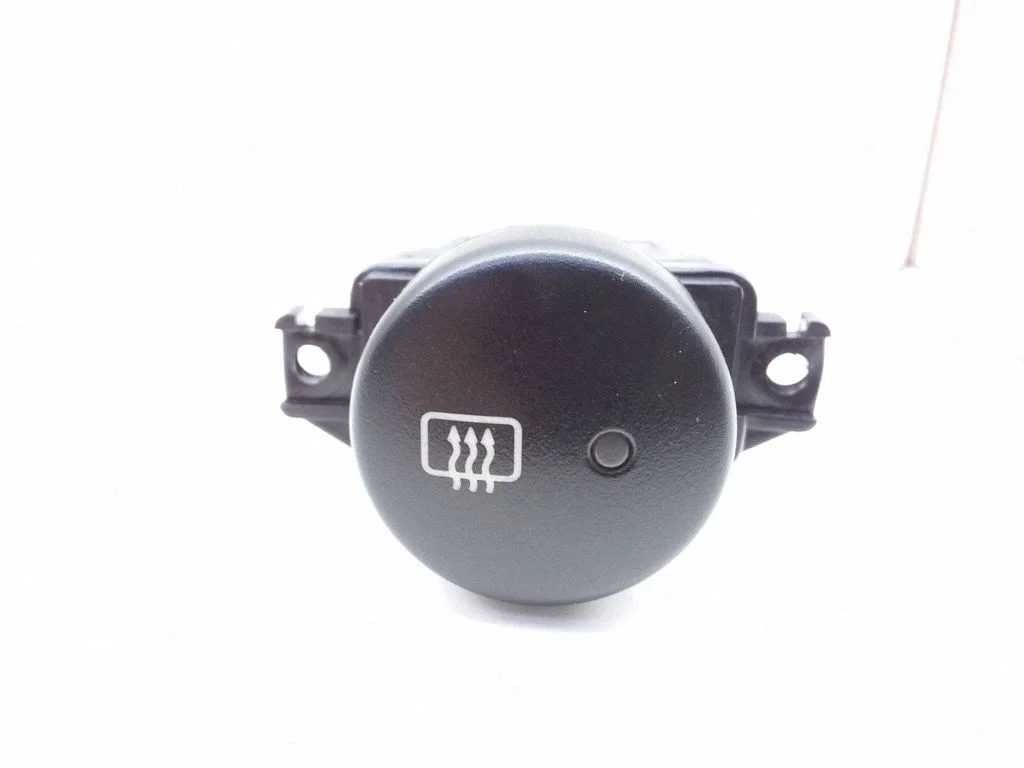 Klaasisoojenduse lüliti 864W01282 – Hyundai Accent (1995-1998)